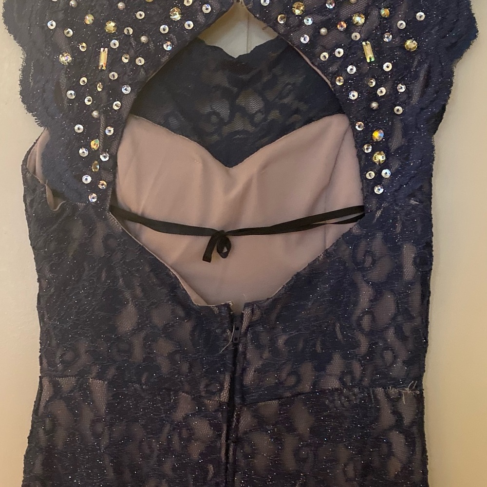 Dress - Picture 4 of 4